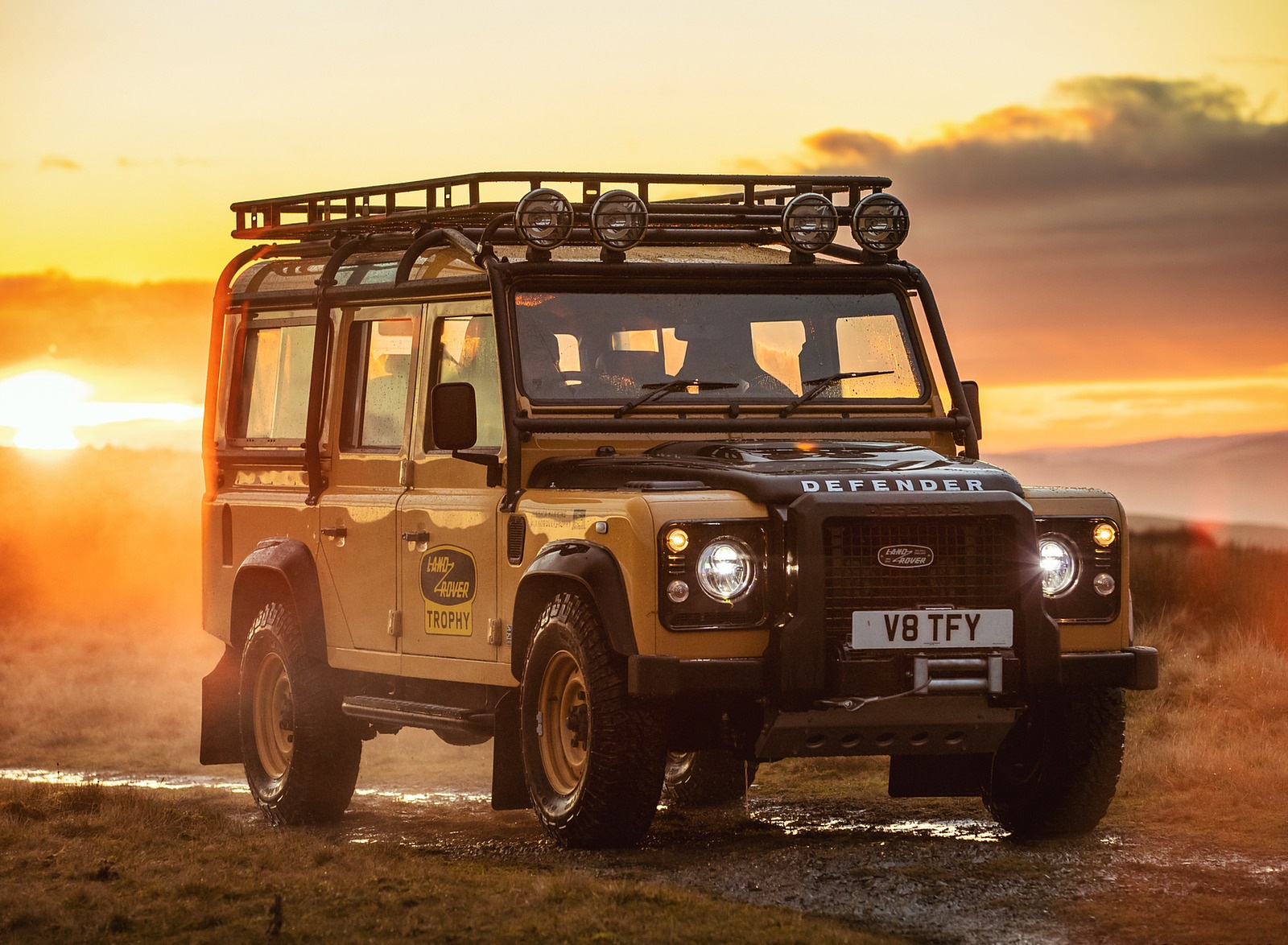 2021 Land Rover Defender Works V8 Trophy Front Three-Quarter Wallpapers (11)