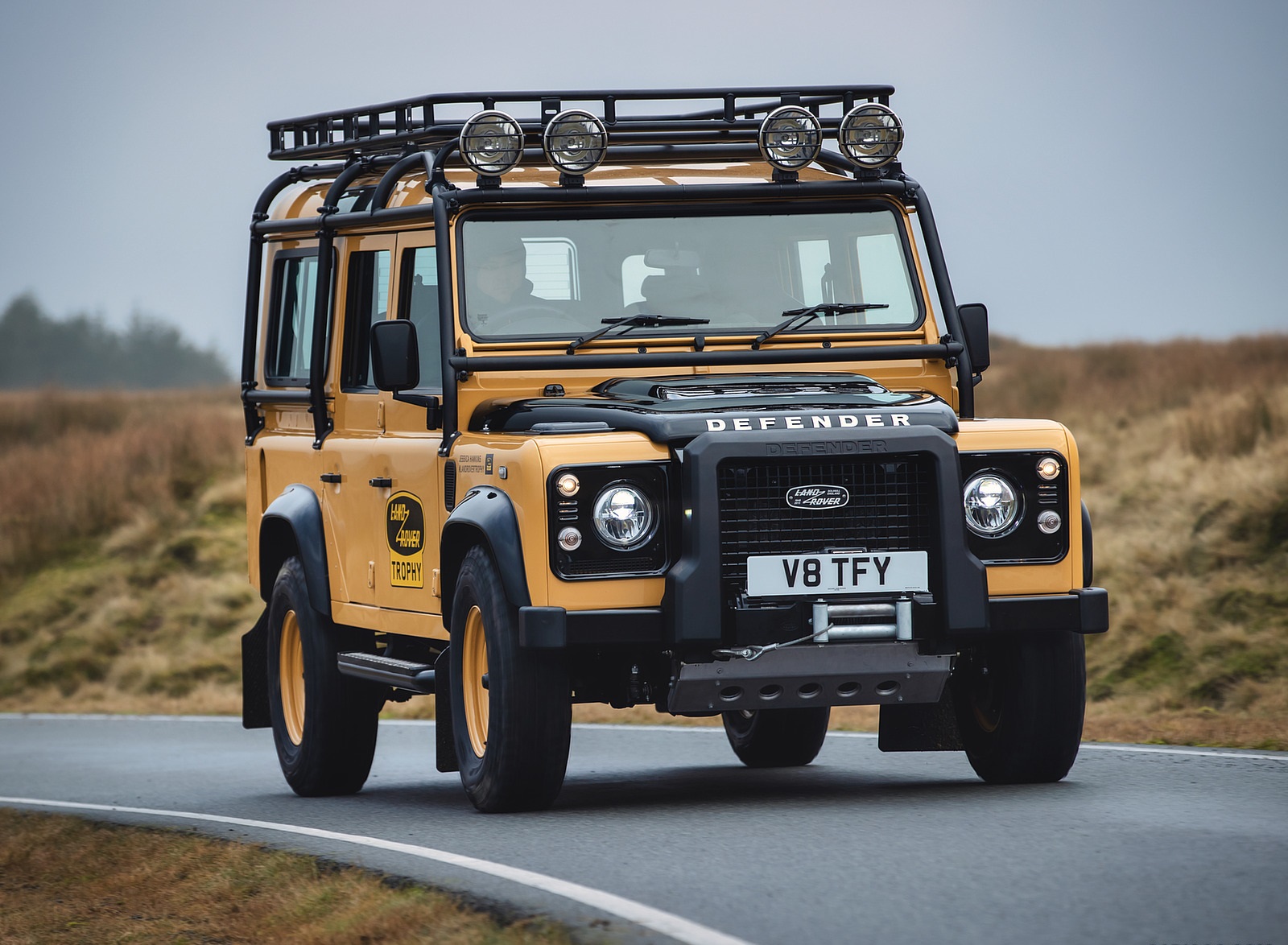 2021 Land Rover Defender Works V8 Trophy Front Three-Quarter Wallpapers (1)