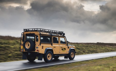 2021 Land Rover Defender Works V8 Trophy Rear Three-Quarter Wallpapers 450x275 (4)