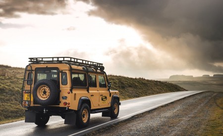 2021 Land Rover Defender Works V8 Trophy Rear Three-Quarter Wallpapers  450x275 (5)