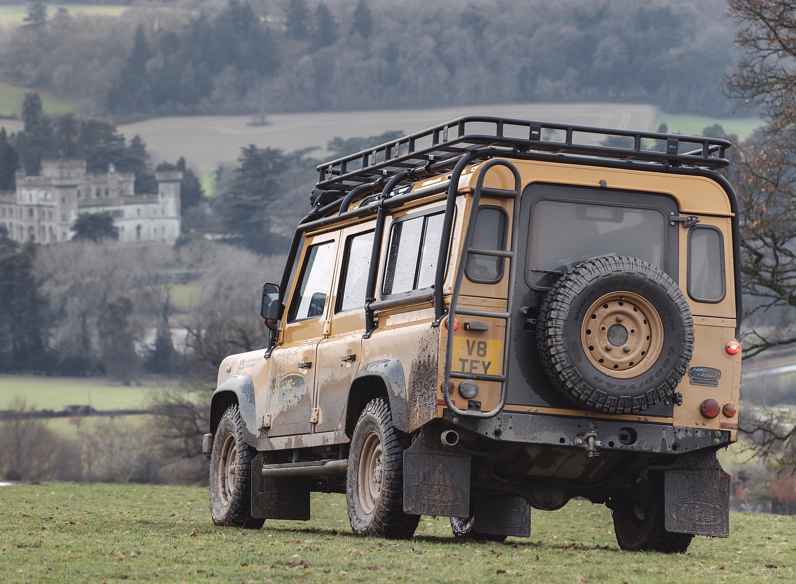 2021 Land Rover Defender Works V8 Trophy Rear Wallpapers (14)
