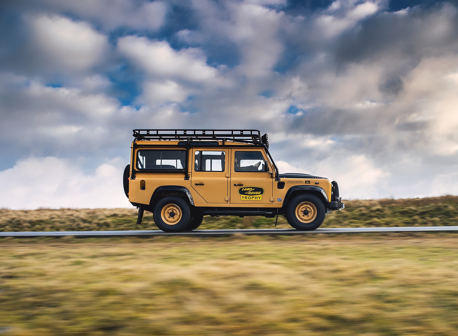 2021 Land Rover Defender Works V8 Trophy Side Wallpapers (7)