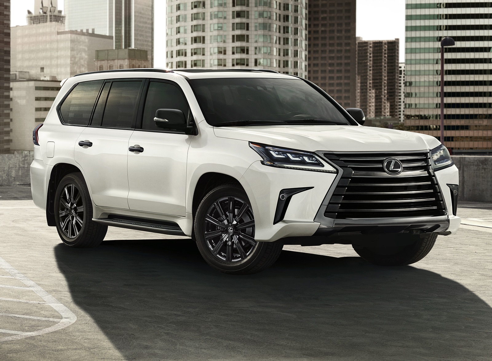 2021 Lexus LX 570 Front Three-Quarter Wallpapers #2 of 26
