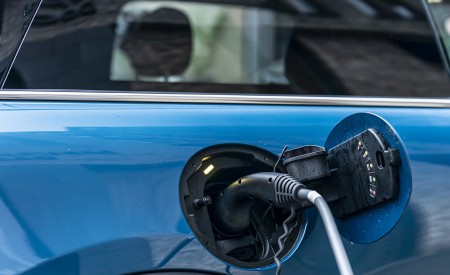 2021 MINI Cooper SE Electric Charging Wallpapers  450x275 (57)