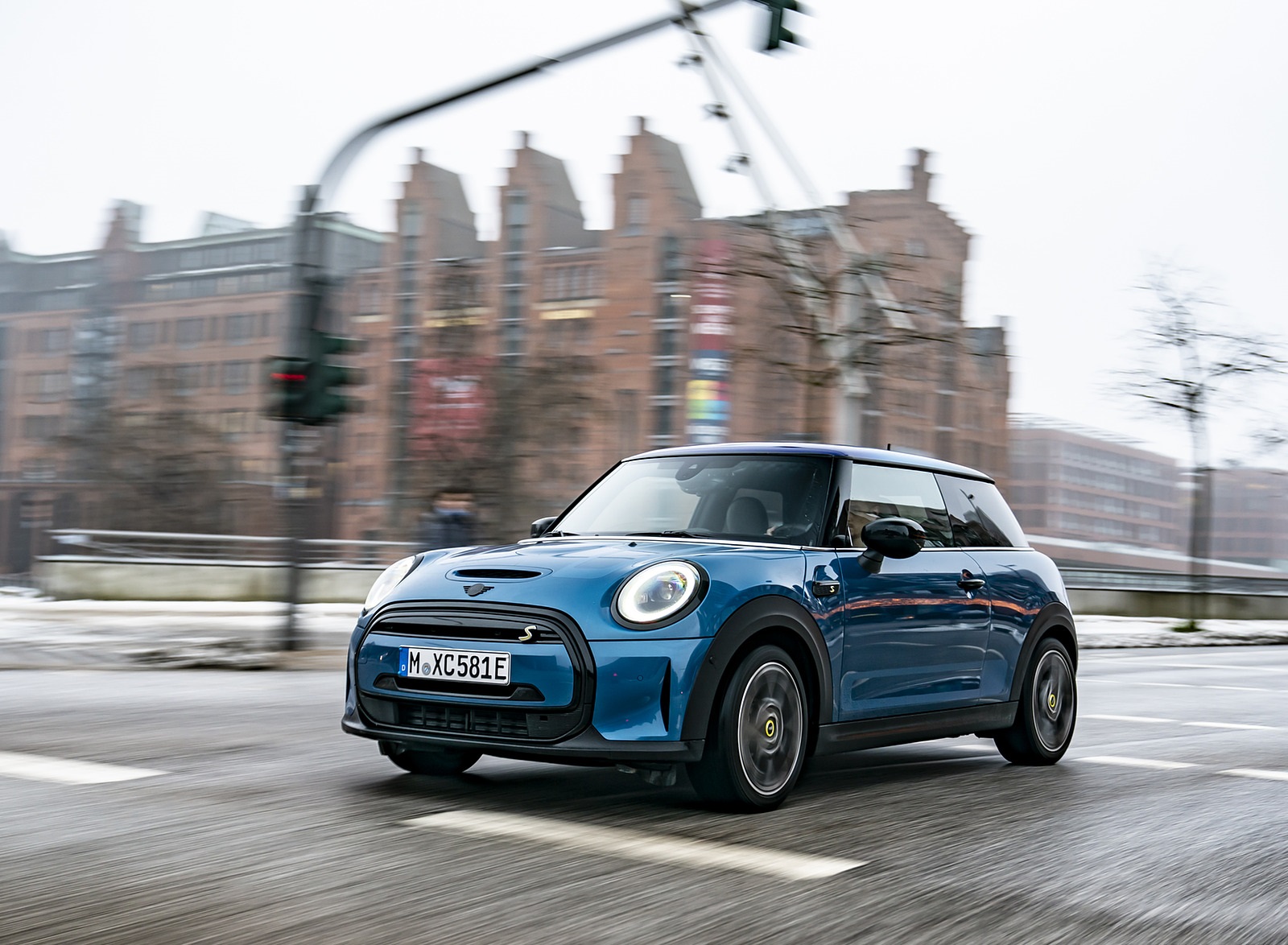 2021 MINI Cooper SE Electric Front Three-Quarter Wallpapers (15)