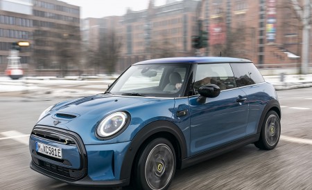 2021 MINI Cooper SE Electric Front Three-Quarter Wallpapers 450x275 (25)