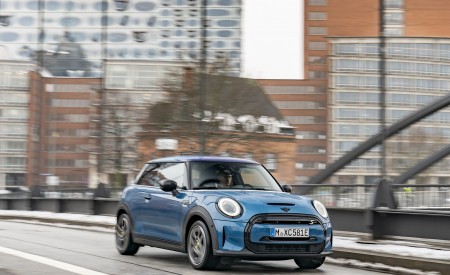 2021 MINI Cooper SE Electric Front Three-Quarter Wallpapers  450x275 (16)