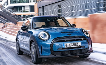2021 MINI Cooper SE Electric Front Three-Quarter Wallpapers 450x275 (28)