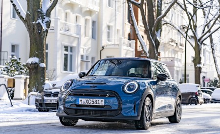 2021 MINI Cooper SE Electric Front Three-Quarter Wallpapers 450x275 (4)