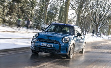 2021 MINI Cooper SE Electric Front Wallpapers 450x275 (9)