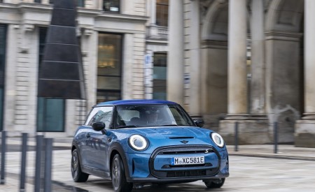 2021 MINI Cooper SE Electric Front Wallpapers 450x275 (42)