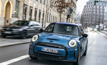 2021 MINI Cooper SE Electric Front Wallpapers 450x275 (34)