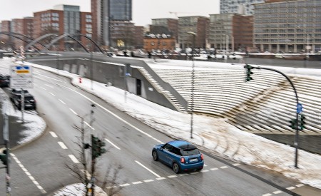 2021 MINI Cooper SE Electric Rear Three-Quarter Wallpapers 450x275 (17)