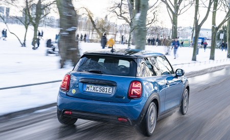 2021 MINI Cooper SE Electric Rear Three-Quarter Wallpapers  450x275 (11)