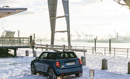 2021 MINI Cooper SE Electric Rear Three-Quarter Wallpapers  450x275 (47)