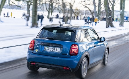 2021 MINI Cooper SE Electric Rear Three-Quarter Wallpapers  450x275 (12)