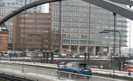 2021 MINI Cooper SE Electric Rear Three-Quarter Wallpapers 450x275 (20)