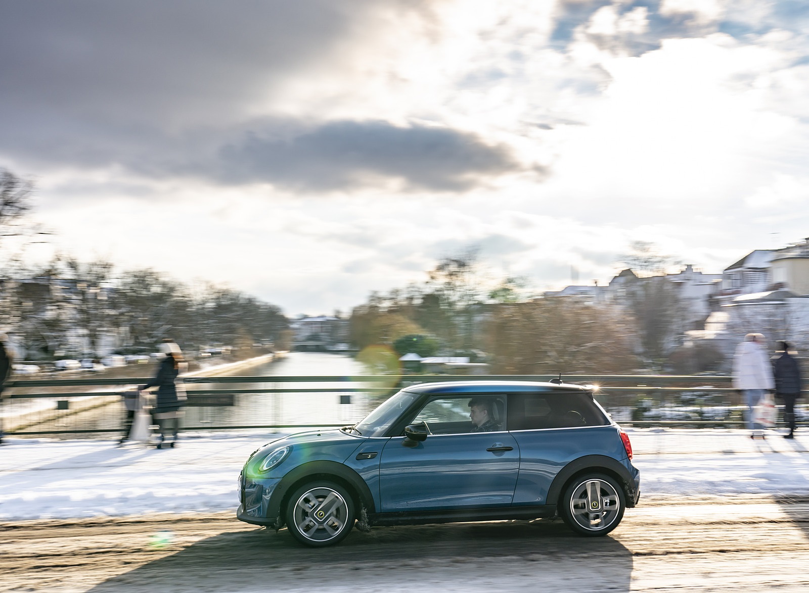 2021 MINI Cooper SE Electric Side Wallpapers (14)