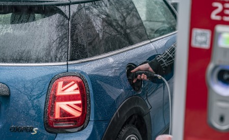 2021 MINI Cooper SE Electric Tail Light Wallpapers 450x275 (55)