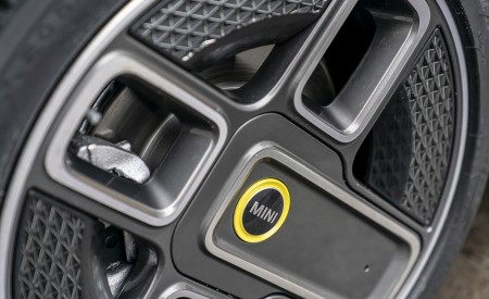 2021 MINI Cooper SE Electric Wheel Wallpapers 450x275 (54)