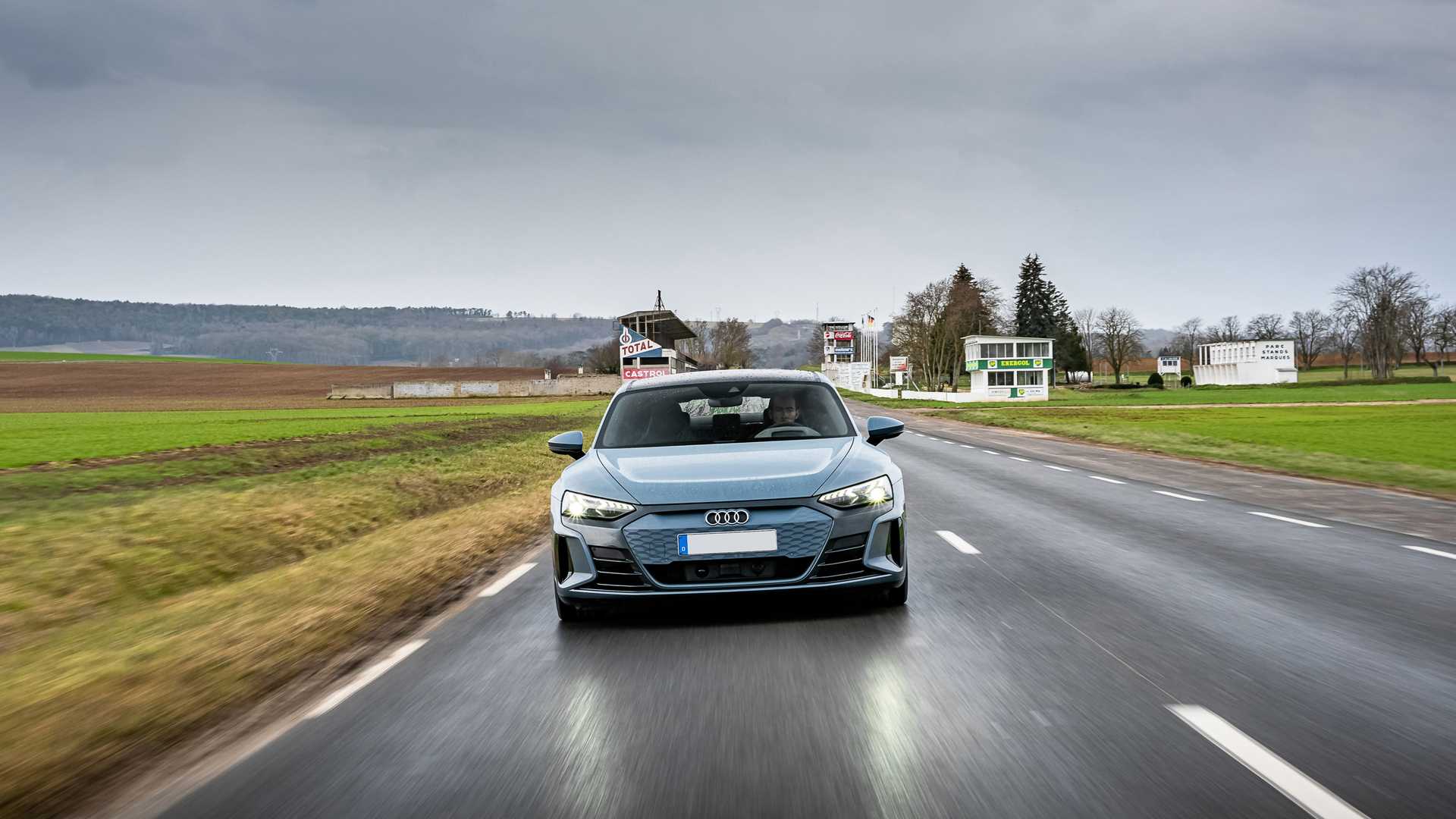 2022 Audi E-Tron GT Quattro (Color: Kemora Gray Metallic) Front Wallpapers (3)