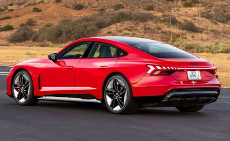 2022 Audi RS E-Tron GT (Color: Tango Red Metallic) Rear Three-Quarter Wallpapers 450x275 (93)
