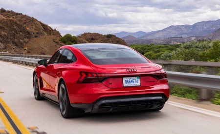 2022 Audi RS E-Tron GT (Color: Tango Red Metallic) Rear Wallpapers 450x275 (89)