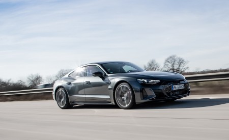 2022 Audi RS e-tron GT (Color: Daytona Grey) Front Three-Quarter Wallpapers 450x275 (116)