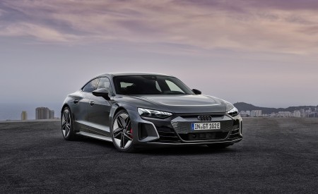 2022 Audi RS e-tron GT (Color: Daytona Grey) Front Wallpapers  450x275 (131)