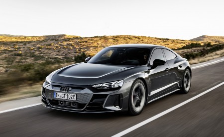 2022 Audi RS e-tron GT (Color: Daytona Grey) Front Wallpapers 450x275 (128)