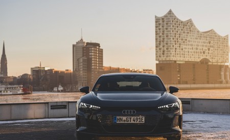 2022 Audi RS e-tron GT (Color: Daytona Grey) Front Wallpapers 450x275 (121)