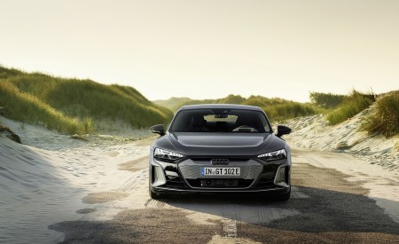 2022 Audi RS e-tron GT (Color: Daytona Grey) Front Wallpapers 450x275 (62)