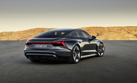 2022 Audi RS e-tron GT (Color: Daytona Grey) Rear Three-Quarter Wallpapers 450x275 (133)