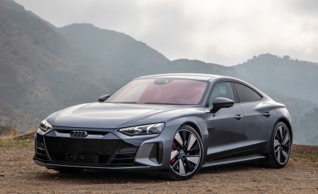 2022 Audi RS e-tron GT Front Three-Quarter Wallpapers 450x275 (17)