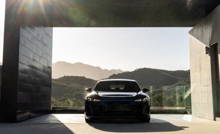 2022 Audi RS e-tron GT Front Wallpapers 450x275 (25)