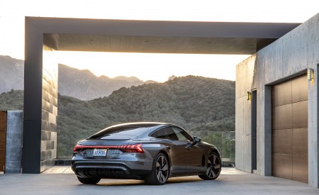 2022 Audi RS e-tron GT Rear Three-Quarter Wallpapers  450x275 (26)