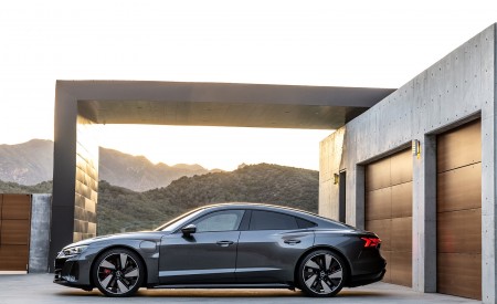 2022 Audi RS e-tron GT Side Wallpapers  450x275 (29)