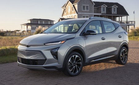 2022 Chevrolet Bolt EUV Front Three-Quarter Wallpapers 450x275 (9)