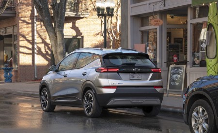 2022 Chevrolet Bolt EUV Rear Three-Quarter Wallpapers 450x275 (13)