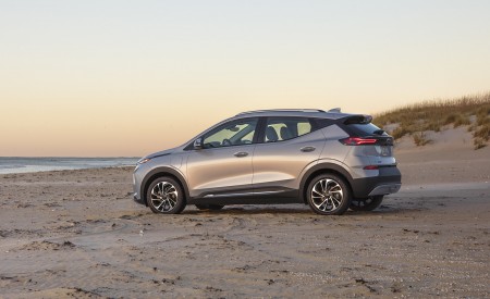 2022 Chevrolet Bolt EUV Side Wallpapers 450x275 (8)