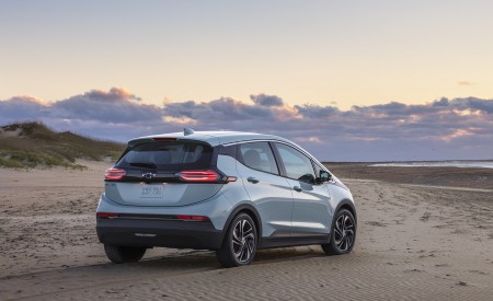 2022 Chevrolet Bolt EV Rear Three-Quarter Wallpapers 450x275 (7)