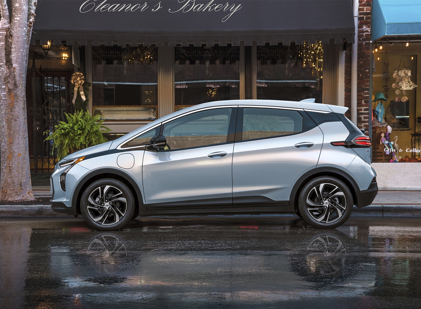 2022 Chevrolet Bolt EV Side Wallpapers (11)