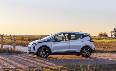 2022 Chevrolet Bolt EV Side Wallpapers 450x275 (10)