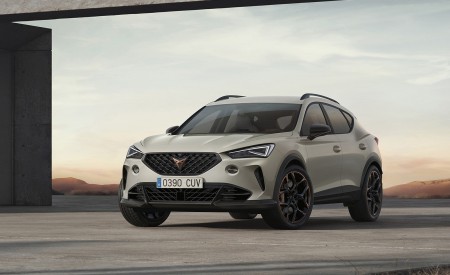 2022 Cupra Formentor VZ5 (Color: Tayga Grey) Front Three-Quarter Wallpapers 450x275 (3)