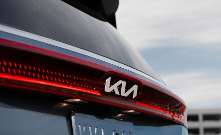 2022 Kia Carnival Badge Wallpapers  450x275 (24)