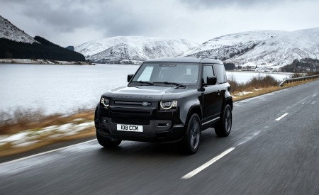 2022 Land Rover Defender V8 90 Front Three-Quarter Wallpapers 450x275 (14)