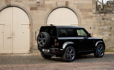2022 Land Rover Defender V8 90 Rear Three-Quarter Wallpapers 450x275 (37)