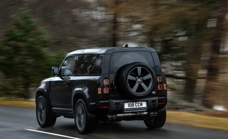 2022 Land Rover Defender V8 90 Rear Three-Quarter Wallpapers 450x275 (11)