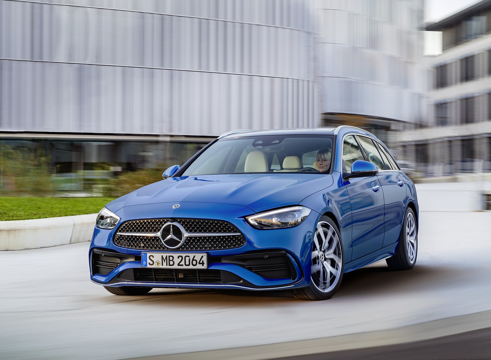 2022 Mercedes-Benz C-Class Wagon T-Model (Color: Spectral Blue) Front Three-Quarter Wallpapers (13)