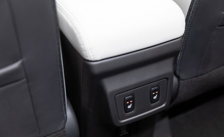 2022 Mitsubishi Eclipse Cross Interior Detail Wallpapers  450x275 (35)
